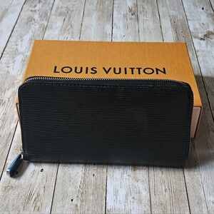 Louis Vuitton Epi Leather Zippy Wallet